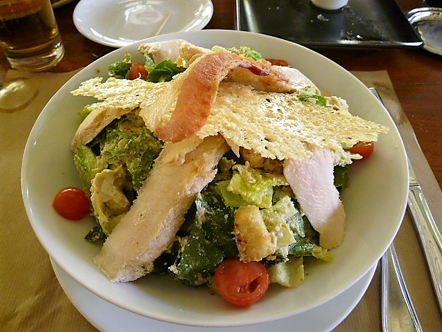 Le Tamarin is one of the best places in St Barts to enjoy a crisp Caesar salad, with crunchy croutons, fresh lettuce and topped with a light dusting of Parmesan cheese.