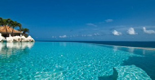 Infinity pool at Belle Etoiles in Baie aux Prunes.  One our mostr popular St Martin Villas.